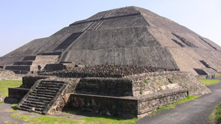 PIramite del Sol, en Tehotihuacan, Mexico